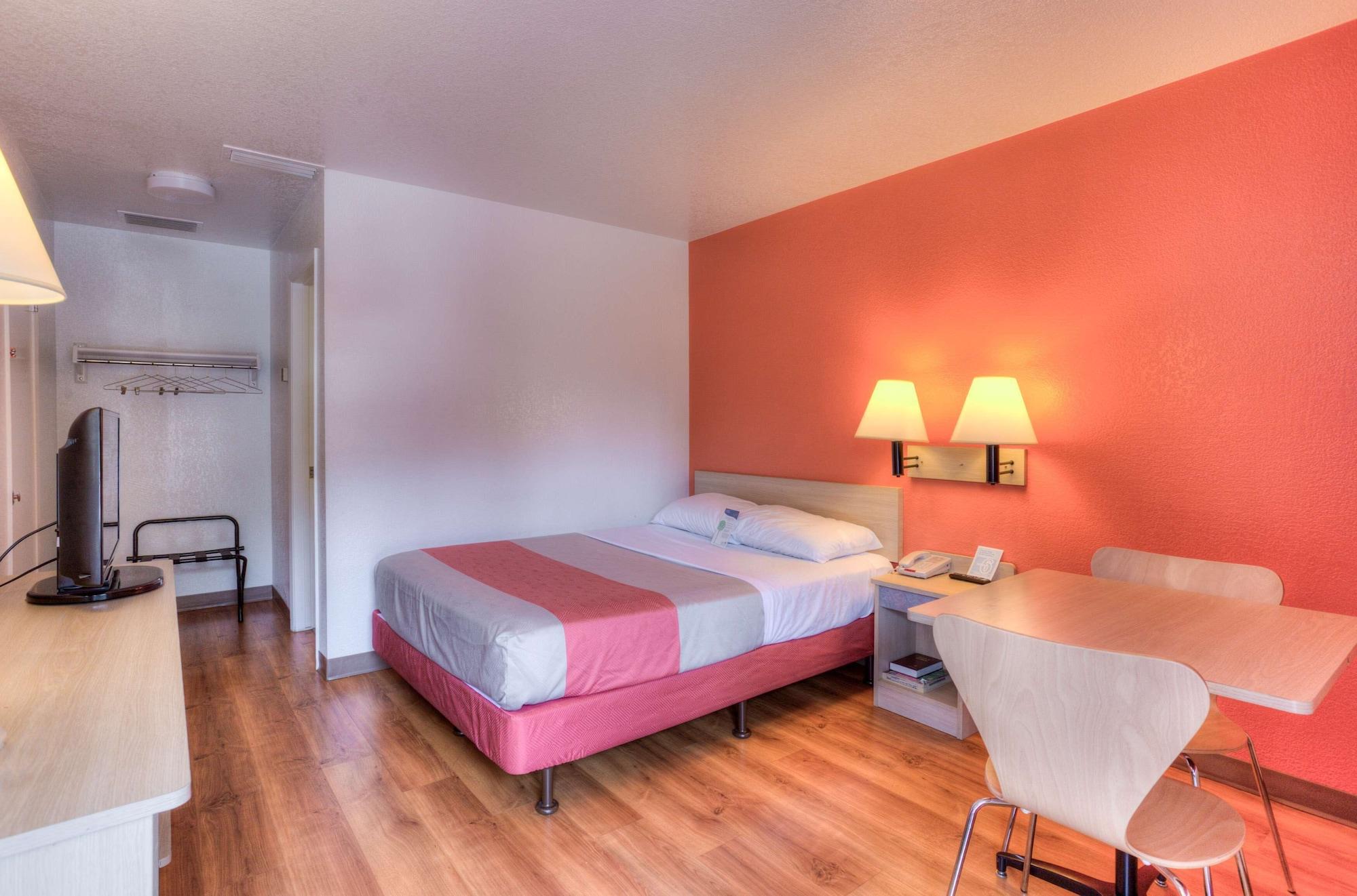 Motel 6-Tigard, Or - Portland South - Lake Oswego Ngoại thất bức ảnh
