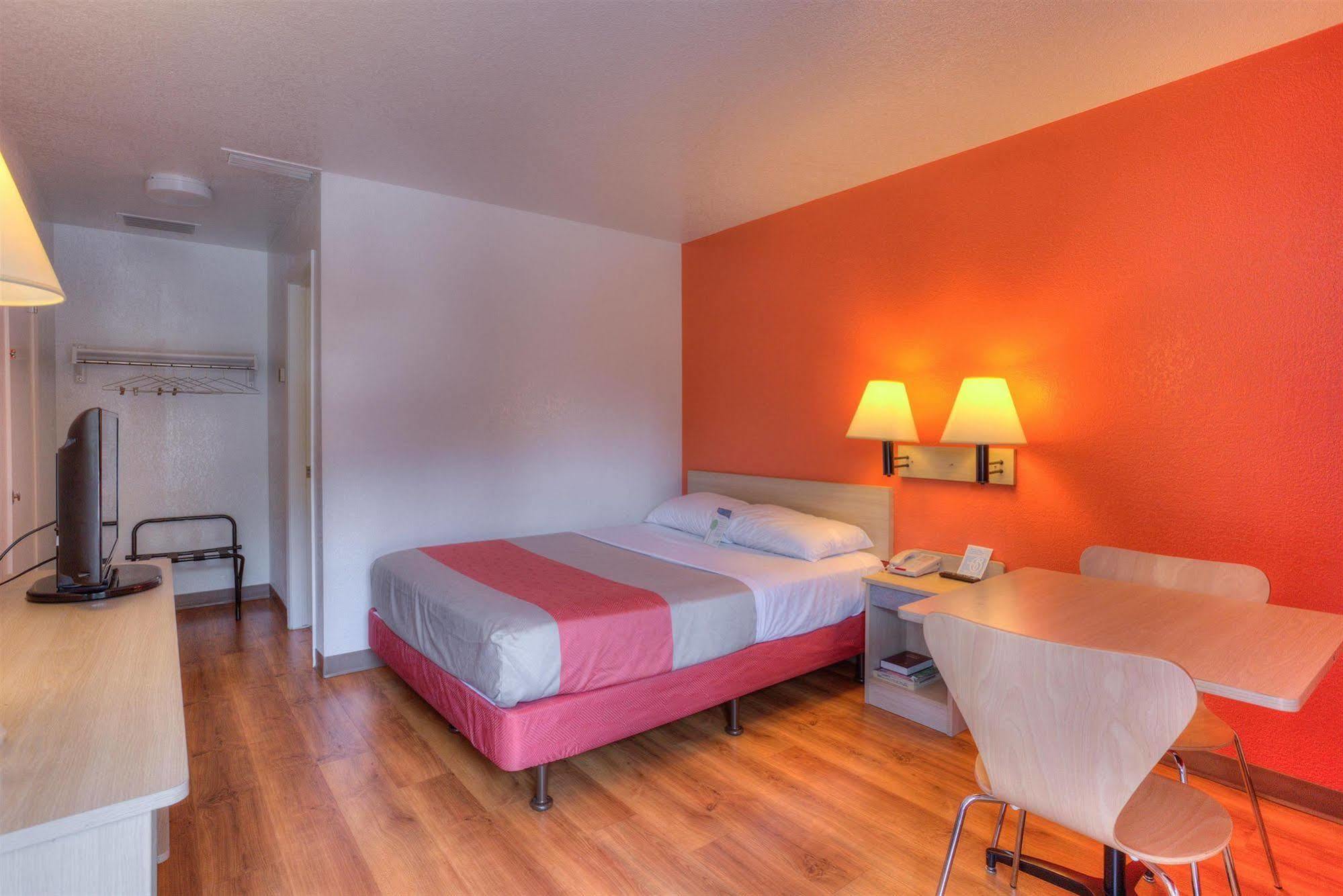 Motel 6-Tigard, Or - Portland South - Lake Oswego Ngoại thất bức ảnh